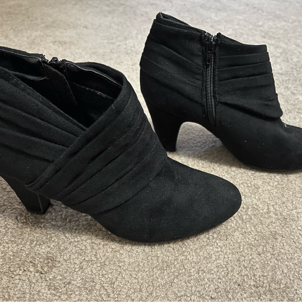 Dexflex Comfort Black Ankle Booties